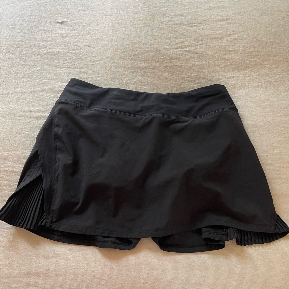 Lululemon black skirt